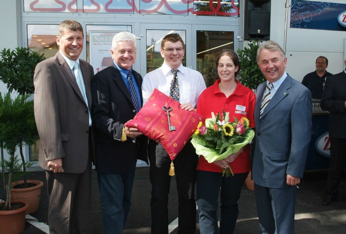 2008 - Eröffnung des Musterladen in Schönberg mit Bgm. Peter Heindl, LH-Stv. Ernest Gabmann, Walter Hengsberger und KR Julius Kiennsat