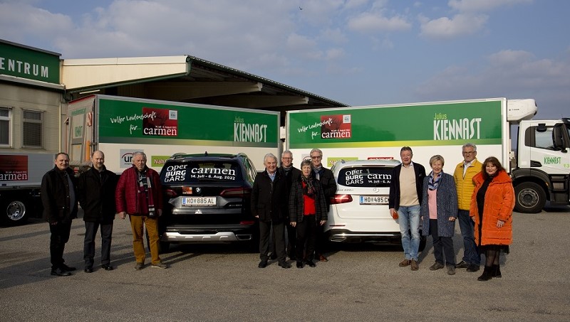 v.li.:Gerald Steindl, Martin Mihalyi, Helmut Gröschel, Obmann KR Julius Kiennast, Harald Steininger, Andrea Gröschel, Franz Zack, Bgm. Ing. Martin Falk, KR Anna Rehatschek, Mag. Hubert Schütz, Susanne Klima  © Foto: Andreas Anker