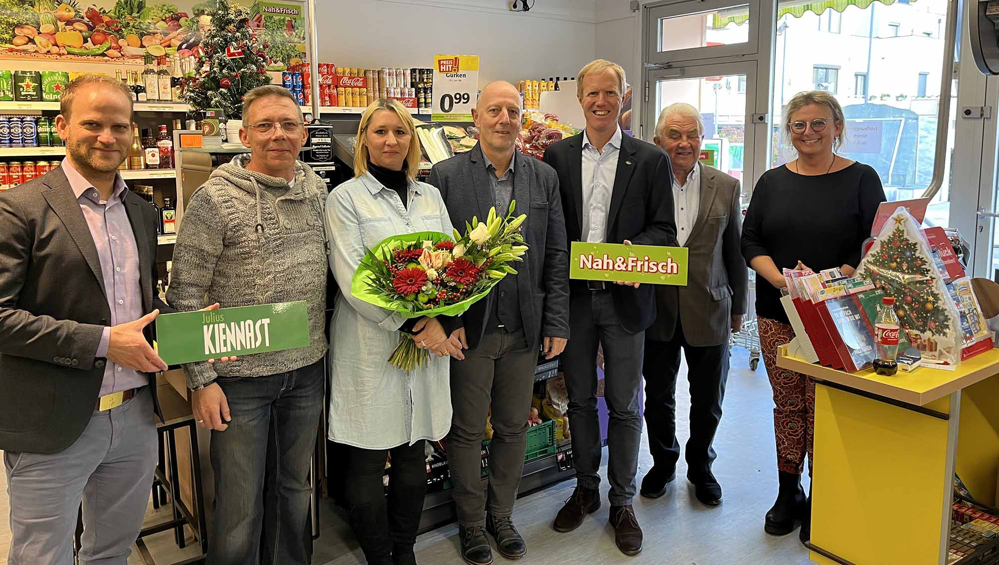 Foto vl.: VL Andreas Spitz, Alexander Vieh, Julia Vieh, Vzbgm. Hanspeter Wehofer, GF Mag. Julius Kiennast, KR Julius Kiennast, Claudia Trappl